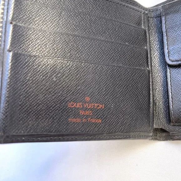 Auc Louis Vuitton Bifold Epi Black Vintage wallet